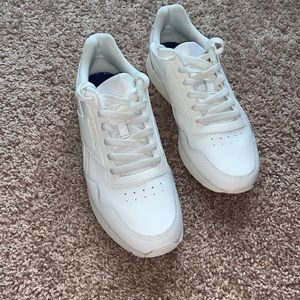 Women’s classic Reebok sneakers